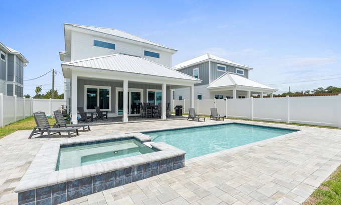 Laguna Beach Casa | Beach House Totally Beachin - Sleeps 32 - 2 Private Pools, Beach, Pet Friendly