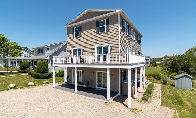 Eastward Look Casa | Beach House - Walk to gorgeous Beach - 150 Yards to beach