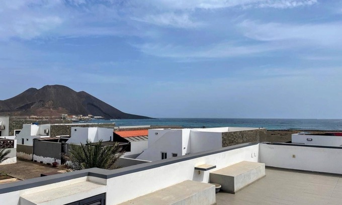 Sao Vicente Alquiler De Eote | Beach house with indoor pool, 1 minute from the beach