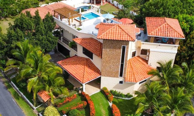 El Palmar Casa | NUEVA casa de 7 dormitorios con vista al mar y piscina en la azotea