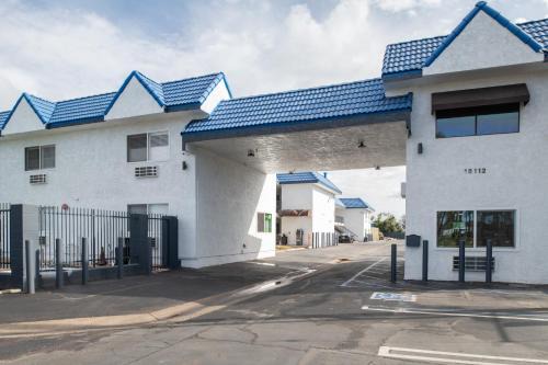 Huntington Beach Hotel | beach inn motel
