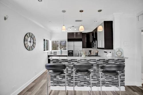 Hendricks and Venice Isles Apartamento | Beach Isles Modern 1BR Apartment in Fort Lauderdale