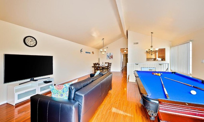 Balboa Peninsula Casa | Beach Living 1
