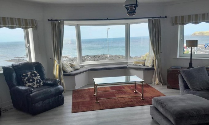 Portballintrae Casa | Beach lodge Stunning Sea Views