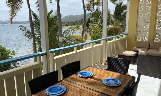 Estate Golden Rock Condominio | Beach & Oceanfront, Modern 2BR, King Size Beds / 2BA Condo at the Ocean's Edge