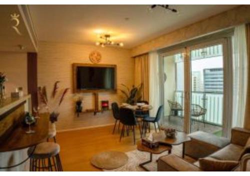 Al Raha Beach Apartamento | Beach Plaza Nest 1BR - Cozy Stay with Beach Access at Al Muneera, Al Raha