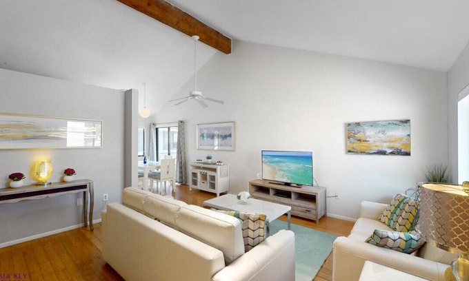 Siesta Key Village Chalet De Esquí | Beach Rd, 300ft to Beach Access & 500ft to Siesta Key Village, 2bdr