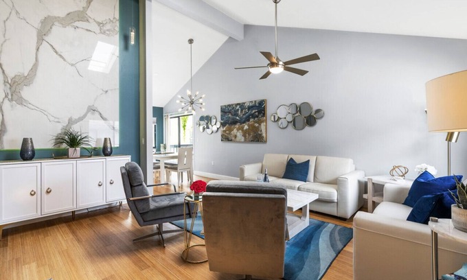 Siesta Key Village Chalet De Esquí | Beach Rd, 300ft to Beach Access & 500ft to Siesta Key Village, 2bdr