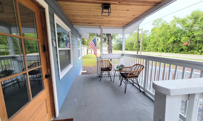 Steinhatchee Casa | Beach Rd Bungalow Dog-friendly
