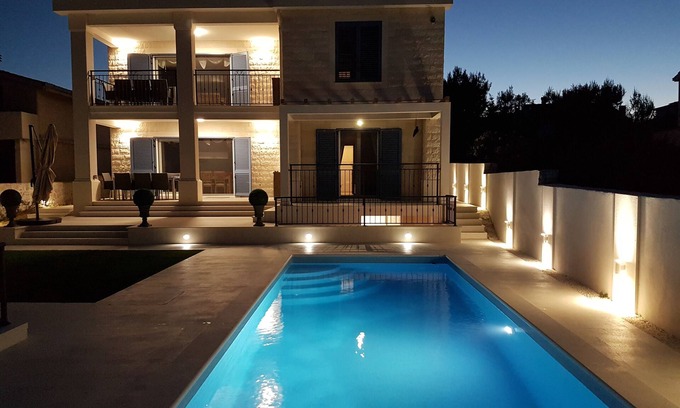 Sevid Villa | Beach Residence MSJ Sevid con piscina climatizada