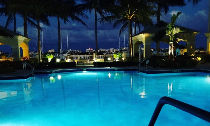 East Ocean Ave Condominio | BEACH RESORT VACATION