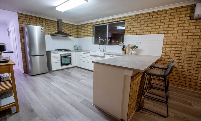 Lancelin Casa | Beach, sand dunes and pub just minutes away Newly renovated