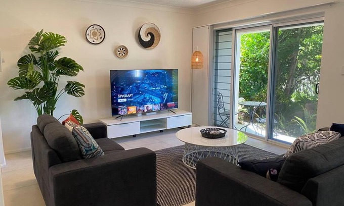 North Ward Apartamento | BEACH, SHOPS & STRAND 5 min walk away