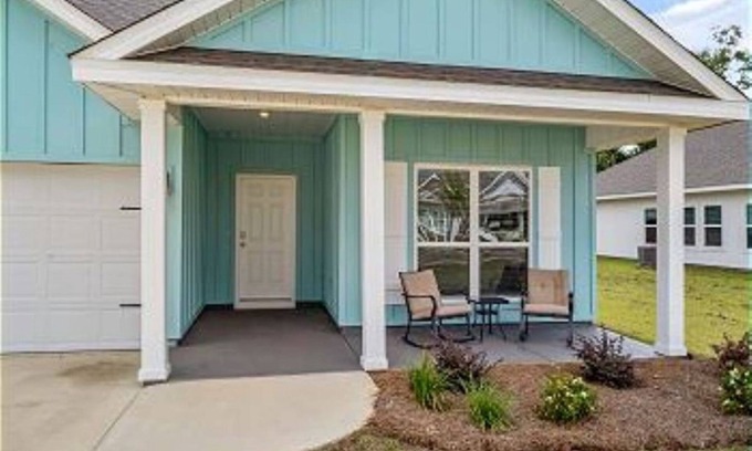 Foley Casa | Beach - Short Drive - 4 BDR (1K, 3Q); 3 BA; newly constructed house; sleeps 8