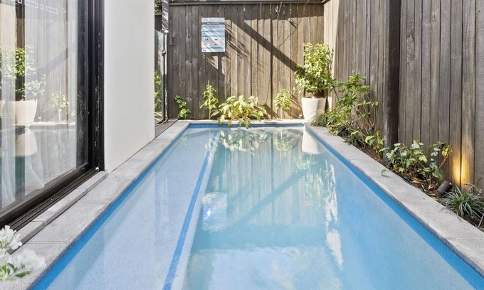 Gold Coast Casa | Beach Side Bliss Mermaid beach, 3BD - Heated Pool