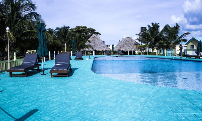 San Pedro Cabaña | Cabaña junto a la playa en playa privada con piscina de agua dulce, "rústico" - RCB