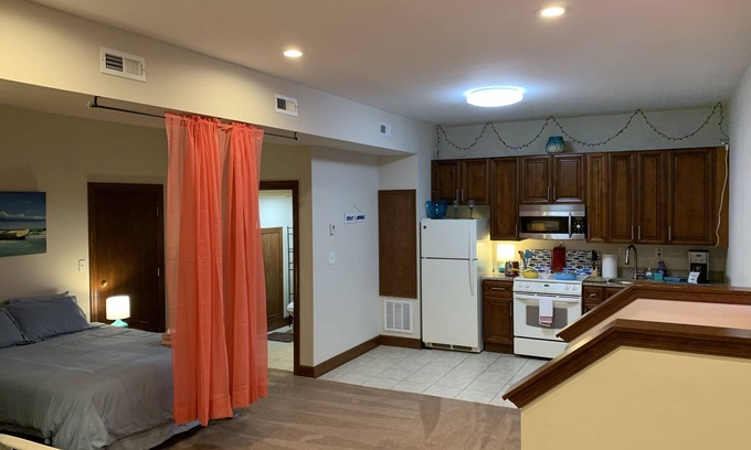 Cottage Line Condominio | Beach Side HideAway (1-Bedroom Condo) - Pets Allowed by RedAwning