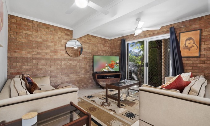 Woorim Casa | Beach Side Pet Friendly Hideaway