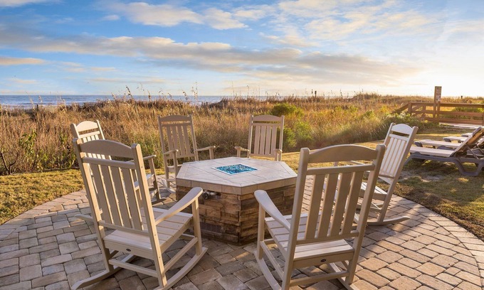 Windy Hill Complejo | Ubicación perfecta en BeachSide Resort, cerca de Barefoot Golf y Alabama Theatre con piscina interior / exterior