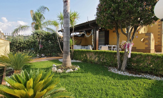 Solfarelli Villa | Villa lado playa para unas vacaciones en el mar, 2 dormitorios, Wi-Fi, A/C,
