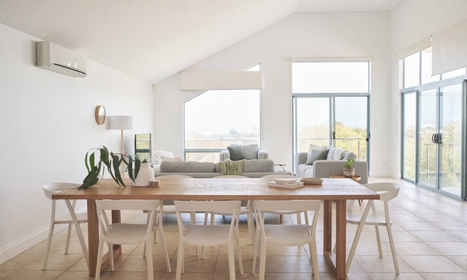 Middleton Casa | Beach, sunsets, explore, relax. Linen, bikes, games, food essentials provided!