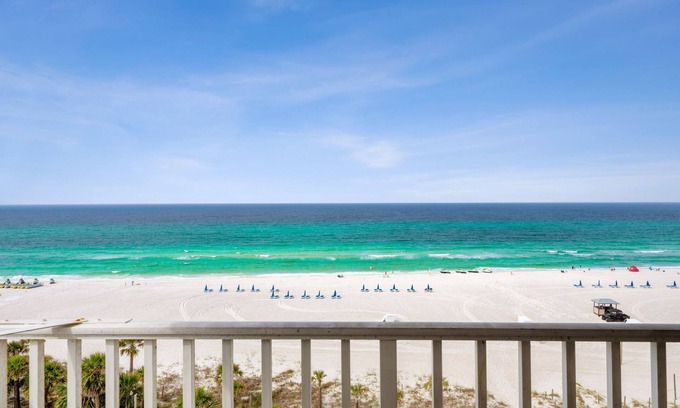 Panama City Beach Hotel | Beach Tower Beachfront Hotel, a By The Sea Resort