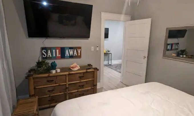 Clarksville Apartamento | Beach Vibe close to Museum Row