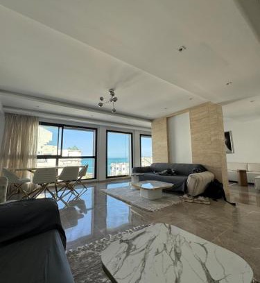 La Marsa Apartamento | Beach view luxury penthouse in Gammarth