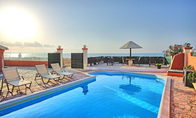 Almiros Beach Villa | Villa en Agía Aikateríni con 3 habitaciones, capacidad 6