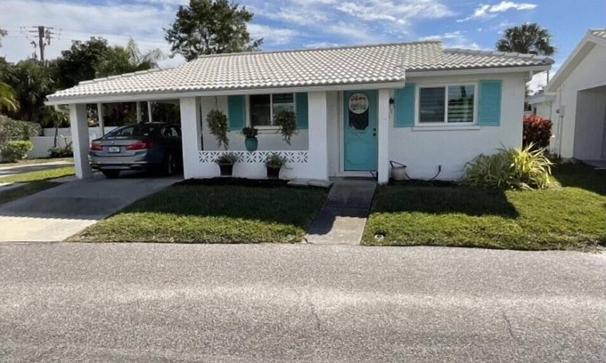 Whitney Beach Villa | Beach Villa in Spanish Main