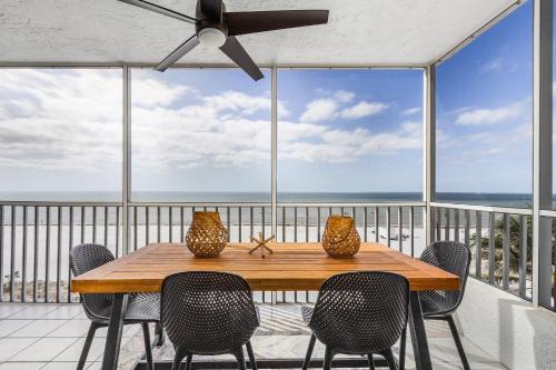 Fort Myers Beach Apartamento | Beach Villas # 305 - Recently Refereshed! condo