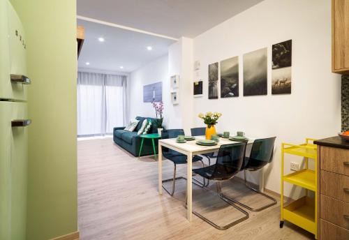 Potamos tis Germasogeias Casa | Beach Walk - Central, Cool, Cute, Convenient