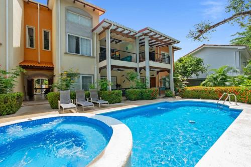 Potrero Casa | Beach walkable loft condo with pool