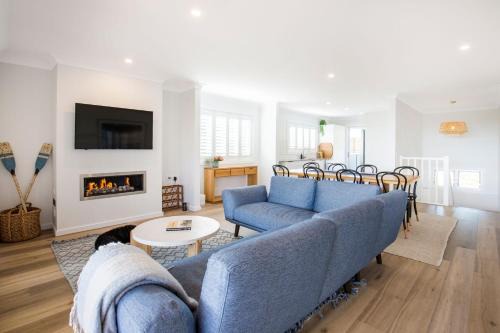 Currarong Casa | Beachcomber at Currarong - Pet Friendly - 5 Mins Walk to Currarong Rockpools