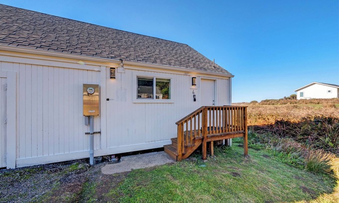 Yachats Casa | Beachcomber: Beachfront Escape Unit #4