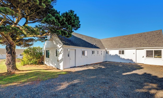 Yachats Cabaña | Beachcomber: Beachfront Escape Unit #5