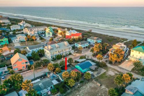 Vilano Beach Casa | Beachcomber Oasis l 1930s Cottage l 1 min to Beach