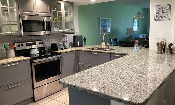 South Bradenton Condominio | Beaches Anna Maria island IMG Tennis Bradenton Condo close to shops and eatery,s
