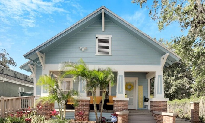 Palm Harbor Casa | Beaches, Downtown, Breweries, Trail, Gameroom, Bikes, Kayaks & Fully Renovated!