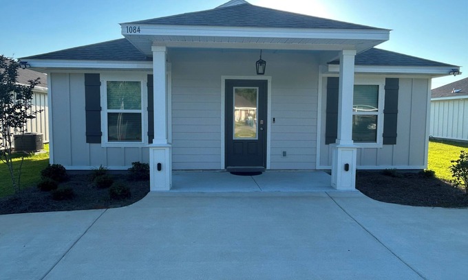 Foley Casa | Beaches, Theme Parks, Concert Venues, Athletic Events, and Shopping!