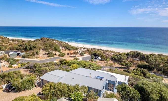 Peppermint Grove Beach Casa | Beachfront Mansion by Peppy Beach Retreats®