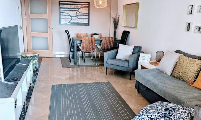 Castillo de Sabinillas Apartamento | Beachfront Puerto de la Duquesa with Sea and castle views