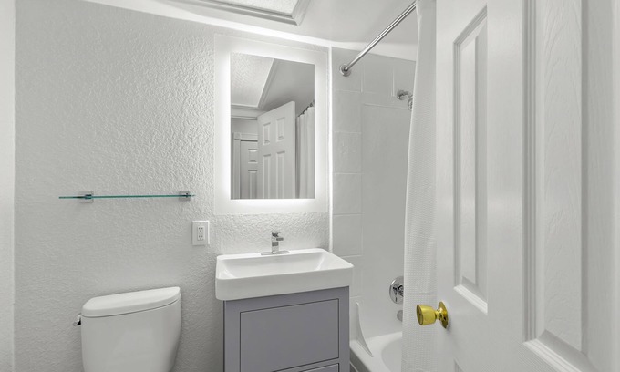 North Redington Beach Condominio | Beachfront 1 Bedroom Condo with Balcony