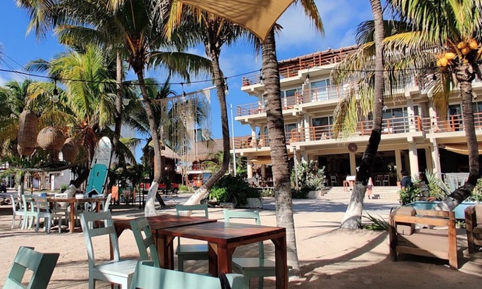 Mahahual Apartamento | Beachfront 1BR Apartment w/ Terrace & Beach Club