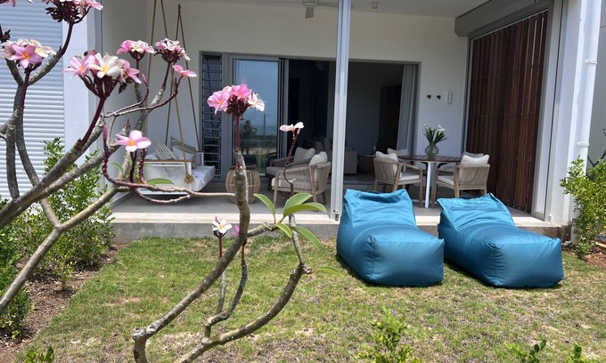 Grand Gaube Apartamento | Beachfront 2-bedroom apartment in marvelous Grand Gaube