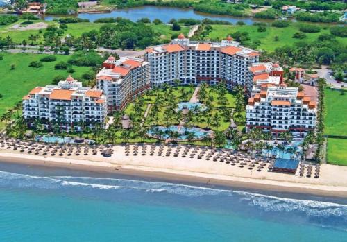 Nuevo Vallarta Apartamento | Beachfront 2 bedroom Condo in Playa Royale Resort, Nuevo Vallarta