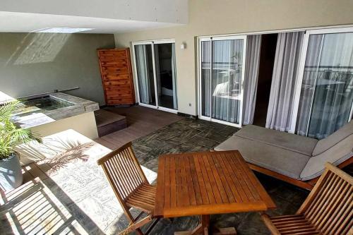 Bain Boeuf Apartamento | Beachfront 2 Bedroom Apartment