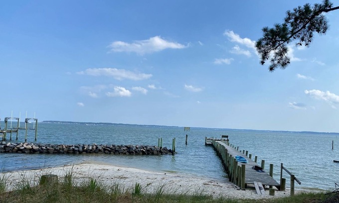 Deltaville Cabaña | Beachfront 2 BR Cottage Where the Piankatank River Meets the Chesapeake Bay