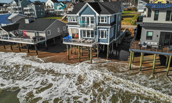 Hampton Casa | Beachfront 2 Dwellings, EV charger,25-30 mi to Busch gardens Jamestown VA Beach.