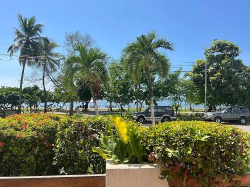 Castillogrande Apartamento | Beachfront 3BR Apartment in Cartagena with Wifi